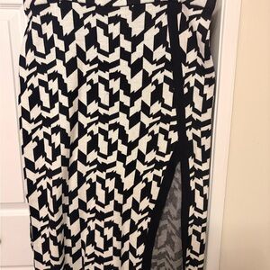Black and White Geometric Pattern Skirt